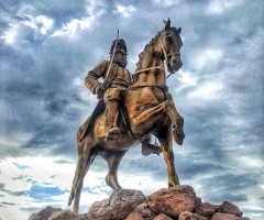  تندیس عباس میرزا، نماد ایثار و پایداری جلفا